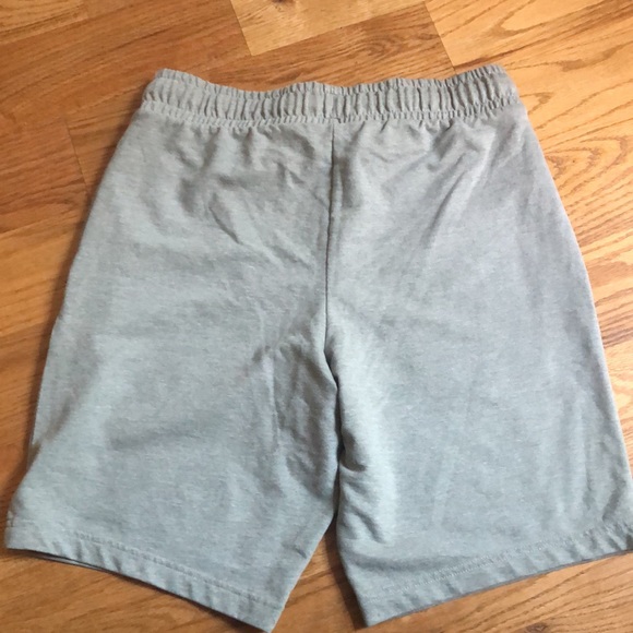 Michael Kors big boys sports shorts size medium. - Picture 4 of 4